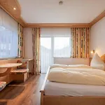 Haus Hubertus 4*