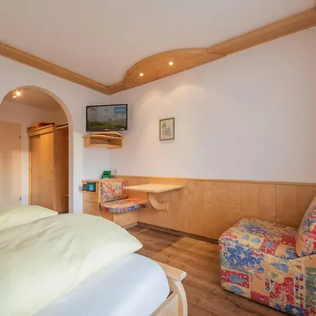 בית הארחה Haus Hubertus 4*