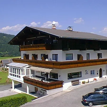 Pensión Haus Hubertus 3*