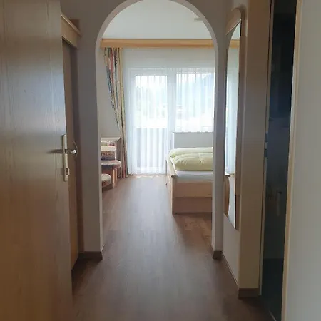 בית הארחה Haus Hubertus מידרס