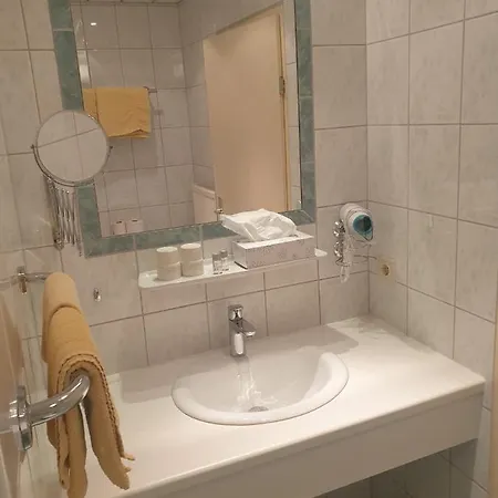 Haus Hubertus 4*